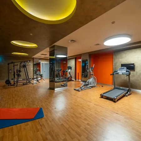 One Bedroom Flat With Gym Petek 103 アパート *